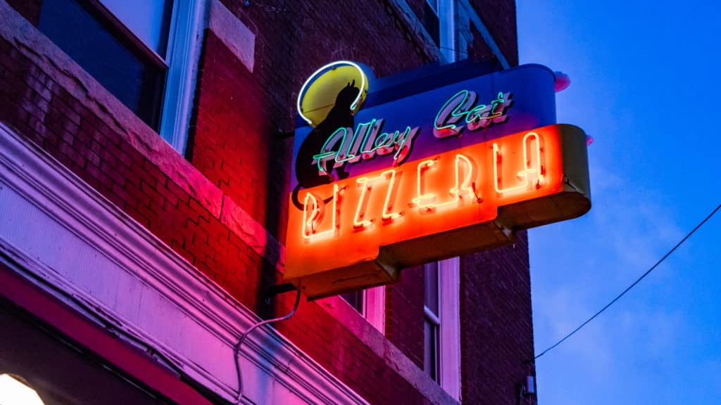 Specialty Pizzas? Count Us In! Alley Cat Pizzeria
